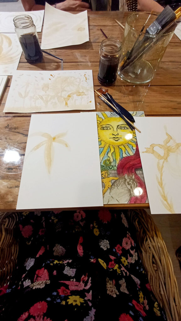 malowanie kawa, papier pędzle